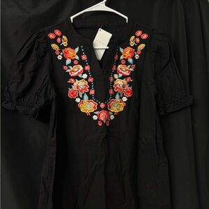 (2) Small Mexican Embroidered Floral Top - White and Black